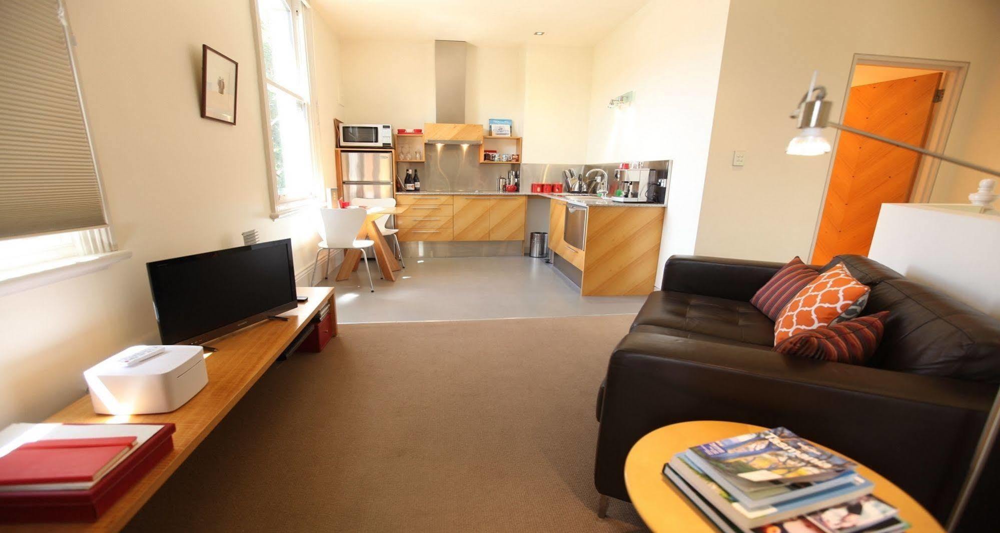 Twofourtwo Boutique Apartments Launceston Buitenkant foto