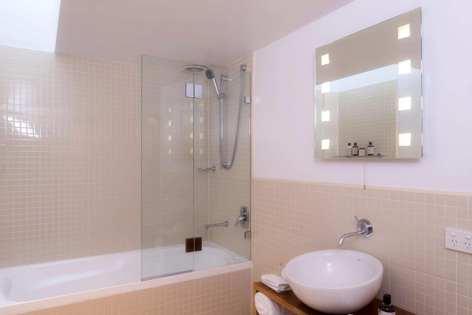 Twofourtwo Boutique Apartments Launceston Buitenkant foto