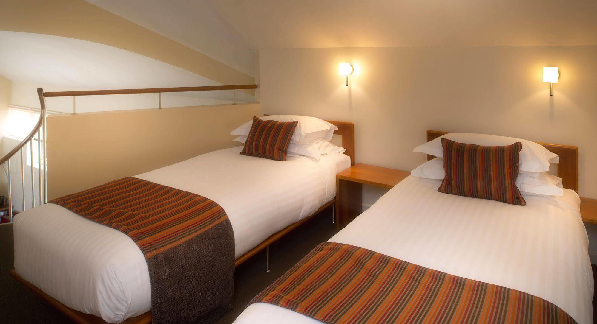 Twofourtwo Boutique Apartments Launceston Buitenkant foto